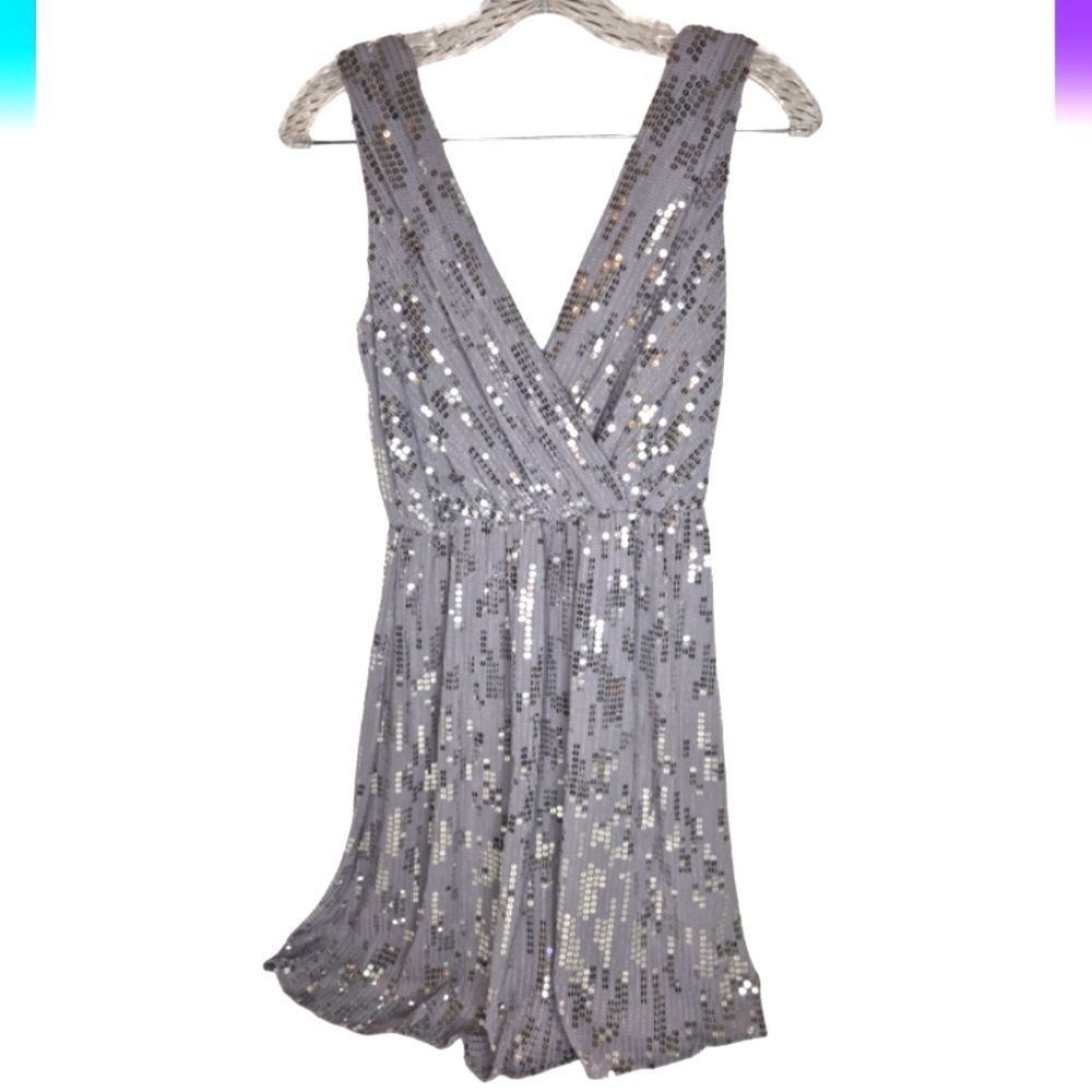 Express Sequin Deep V Dress Size XS Gray Silver Party E-2273